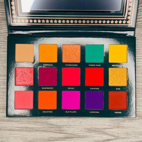 Ace Beaute Nostalgia EyeShadow Palette 15 shades New unused makeup beauty - Picture 5 of 6